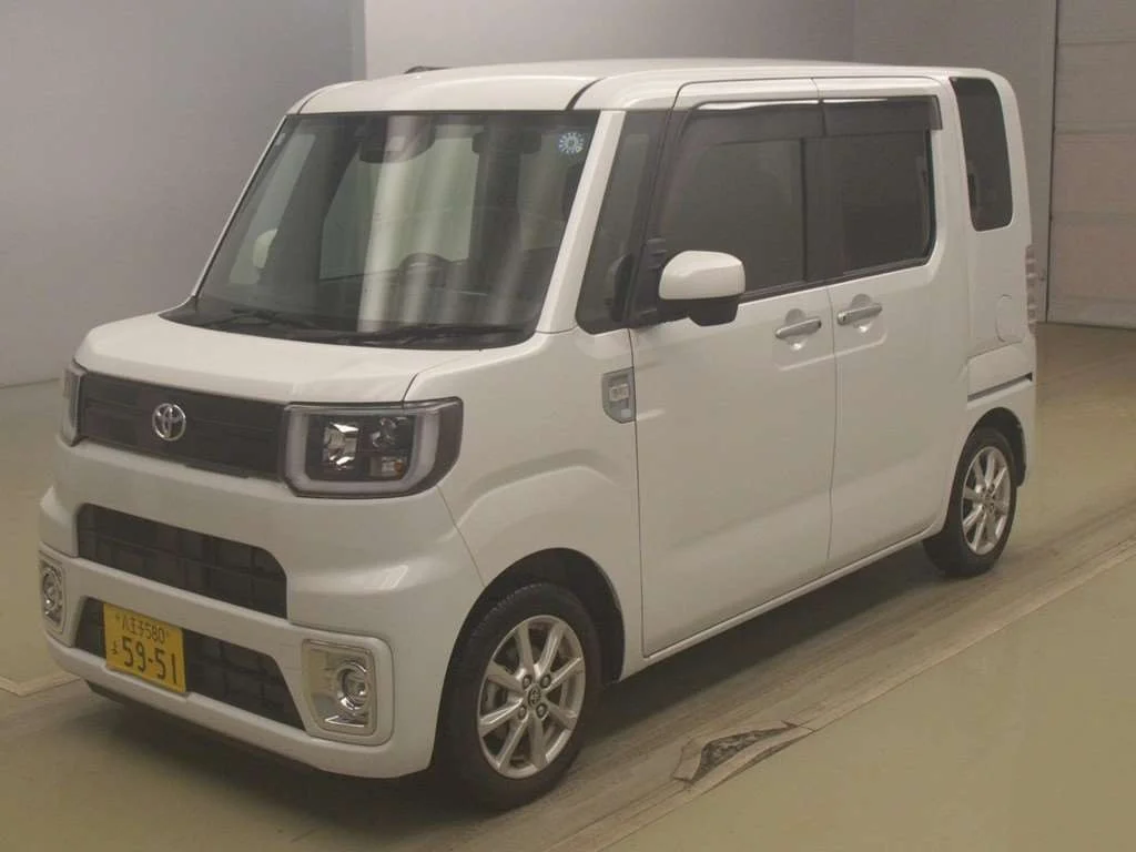 Toyota Pixis Mega LA700A 2021